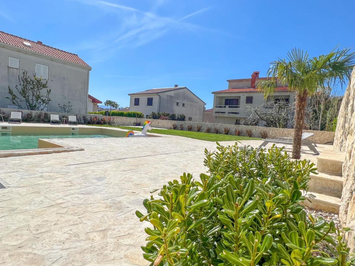 Apartment Baska Mit Poolarea - Krk, Kroatien Exterior photo