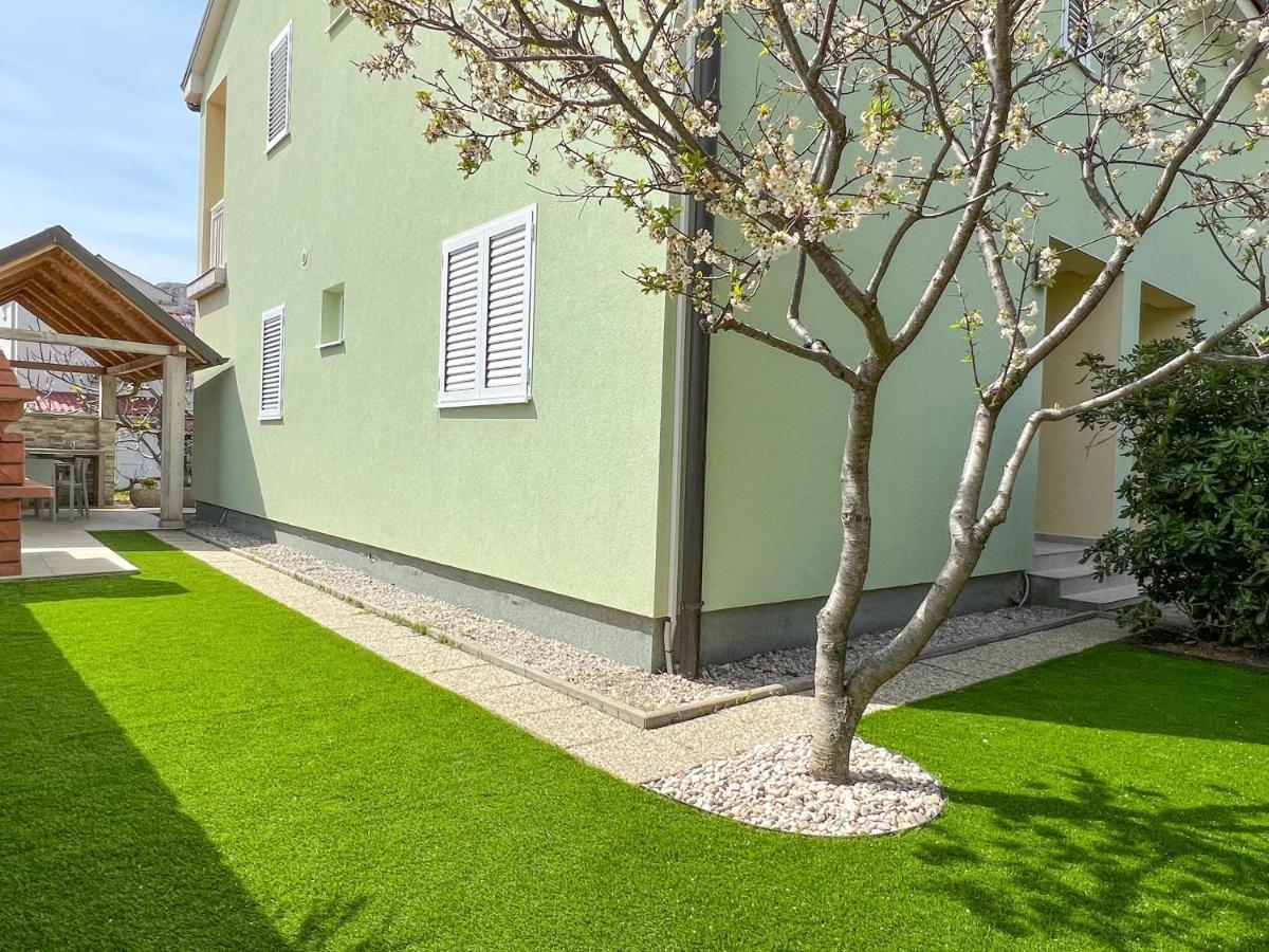 Apartment Baska Mit Poolarea - Krk, Kroatien Exterior photo