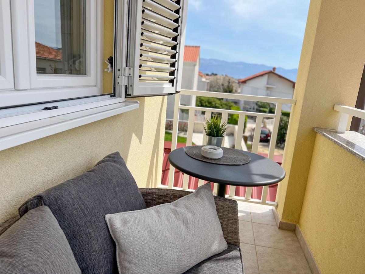 Apartment Baska Mit Poolarea - Krk, Kroatien Exterior photo